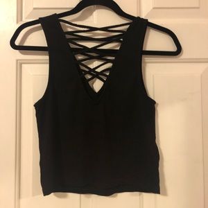 ✨3 for $25✨Criss cross black tank
